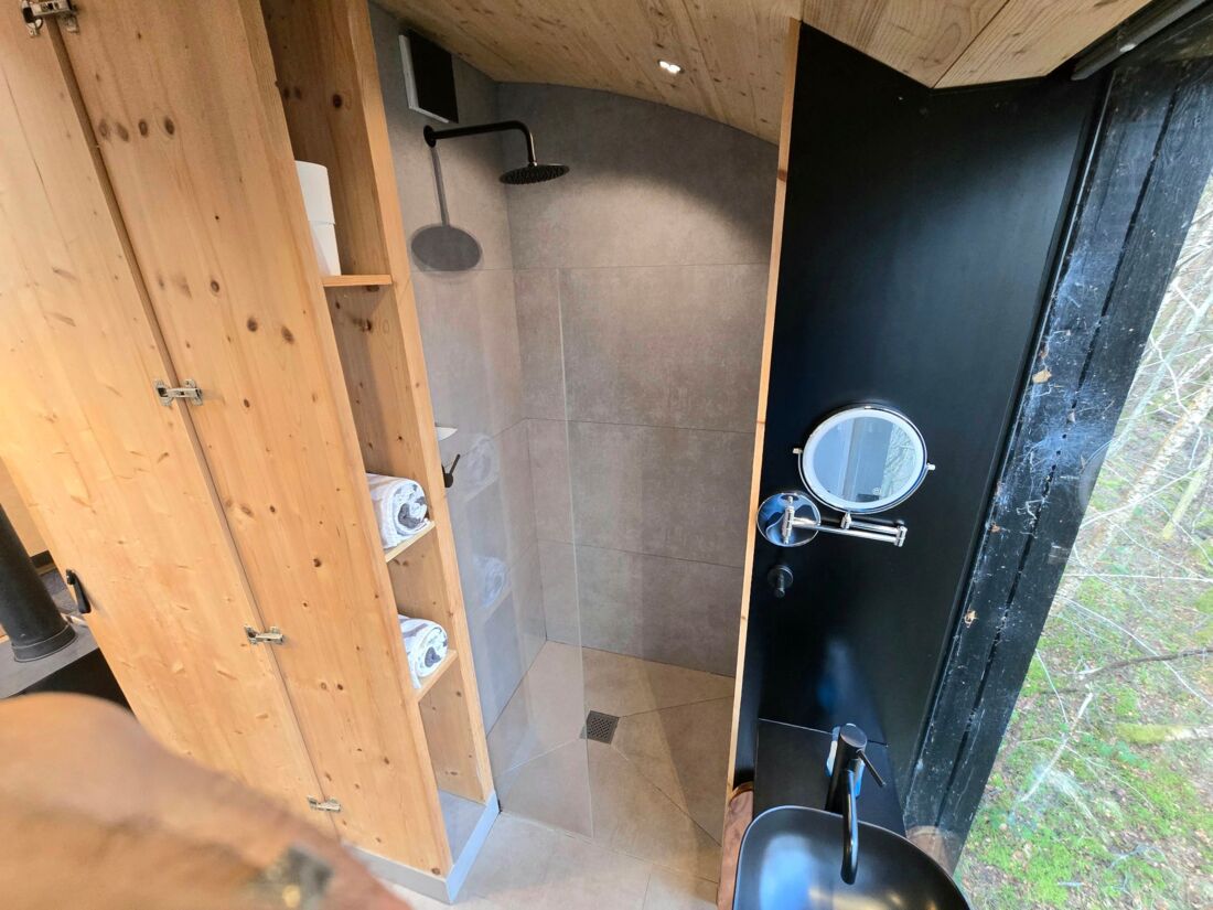 Tree Hoose - Shower Room (1).jpg